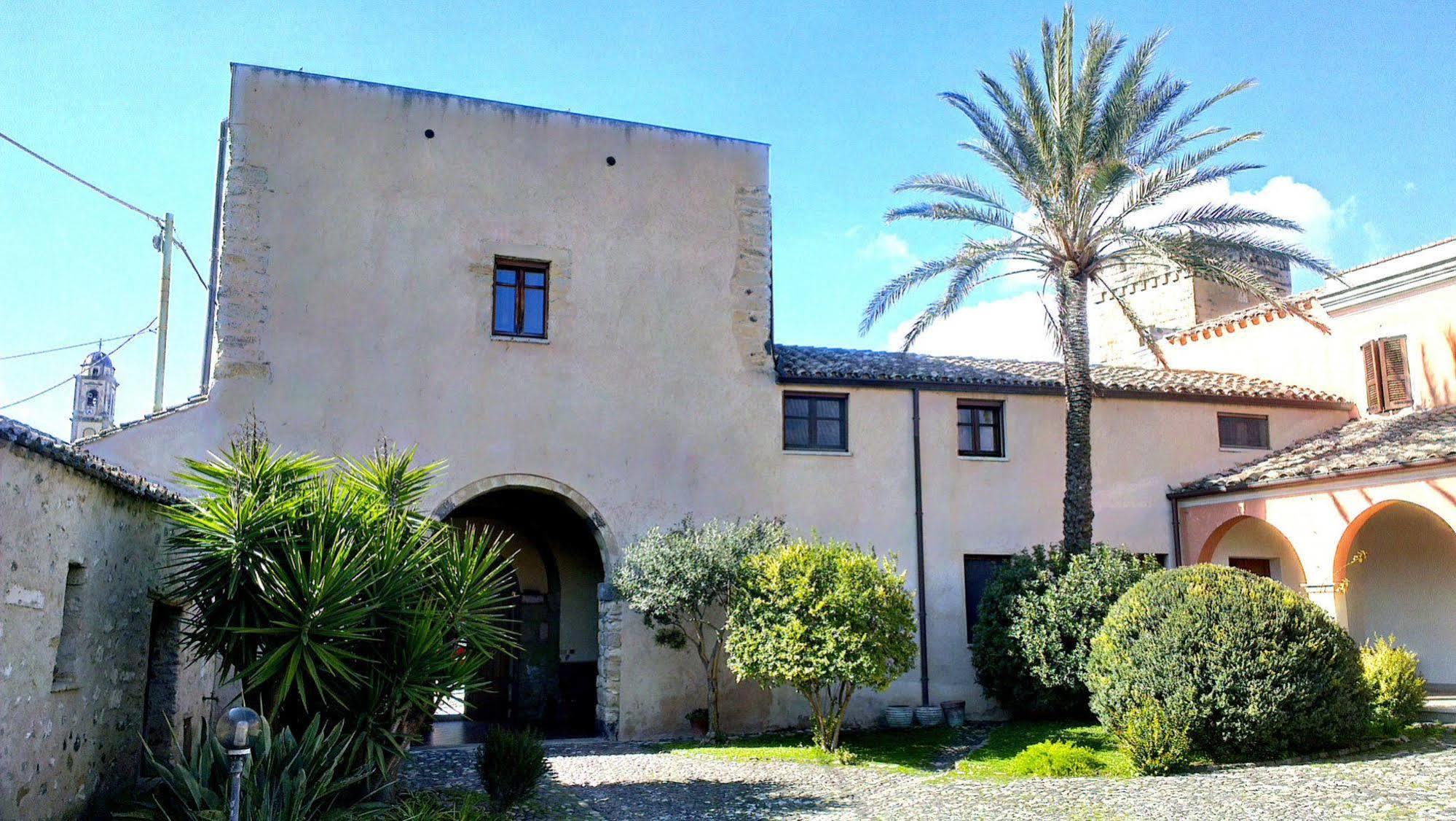 Il Borgo Dell'Arcangelo Tuili Exterior foto