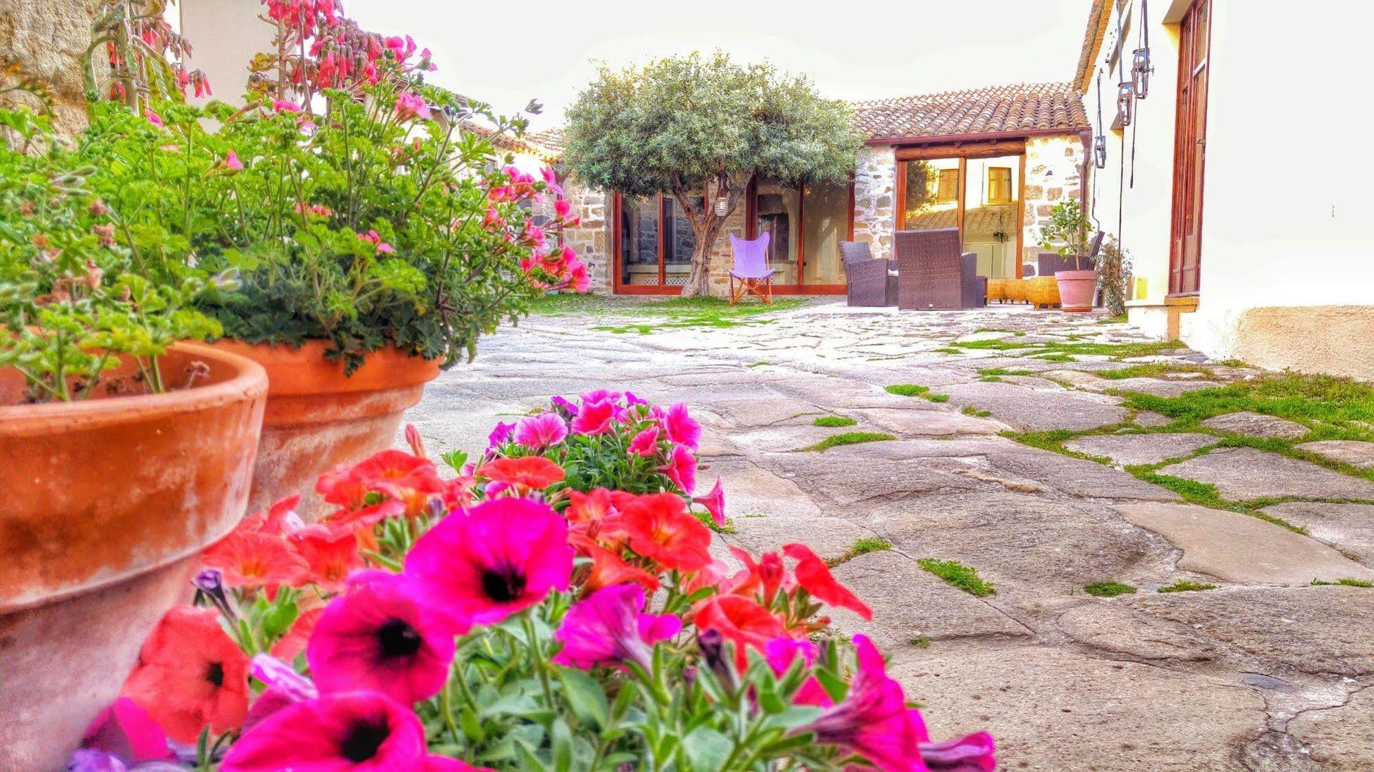 Il Borgo Dell'Arcangelo Tuili Exterior foto